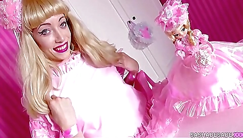 Blonde slut with stockings gets her face covered in cum