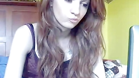 Hot blonde babe shows us her face in the amateur movie