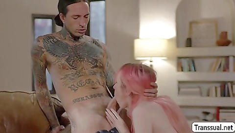 Shemale with a nice big ass gets penetrated in hot way