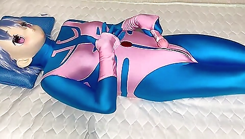 Sexy amateur with a big pussy and her fetish for cumshots