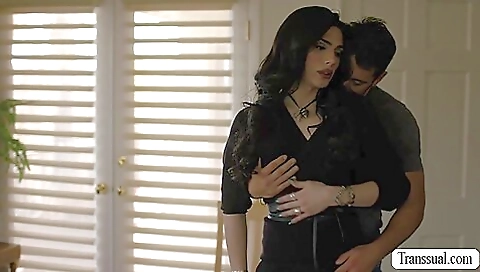 Trans babe ass fucked in bareback after deepthroat