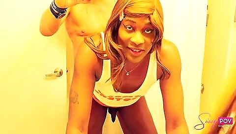 Ebony girl has a great ass and has her asshole fucked deep